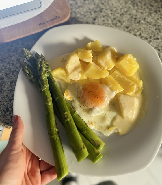 jajko sadzone z szparagami z Thermomix